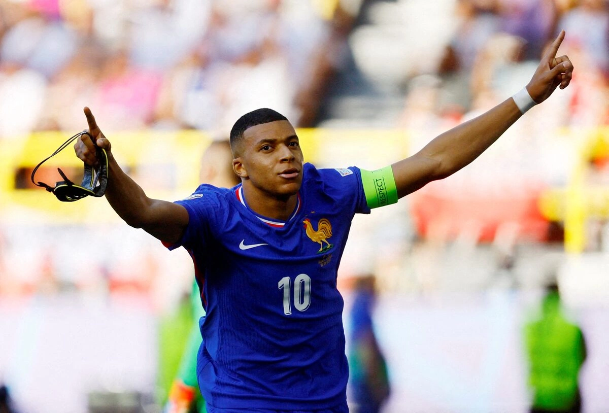 SC88 VIP: Platini khuyên Mbappe tránh chính trị để giữ trọn hình tượng toàn cầu - hình ảnh - sc88go.com SC88 VIP: Platini khuyên Mbappe tránh chính trị để giữ trọn hình tượng toàn cầu - hình ảnh - sc88go.com