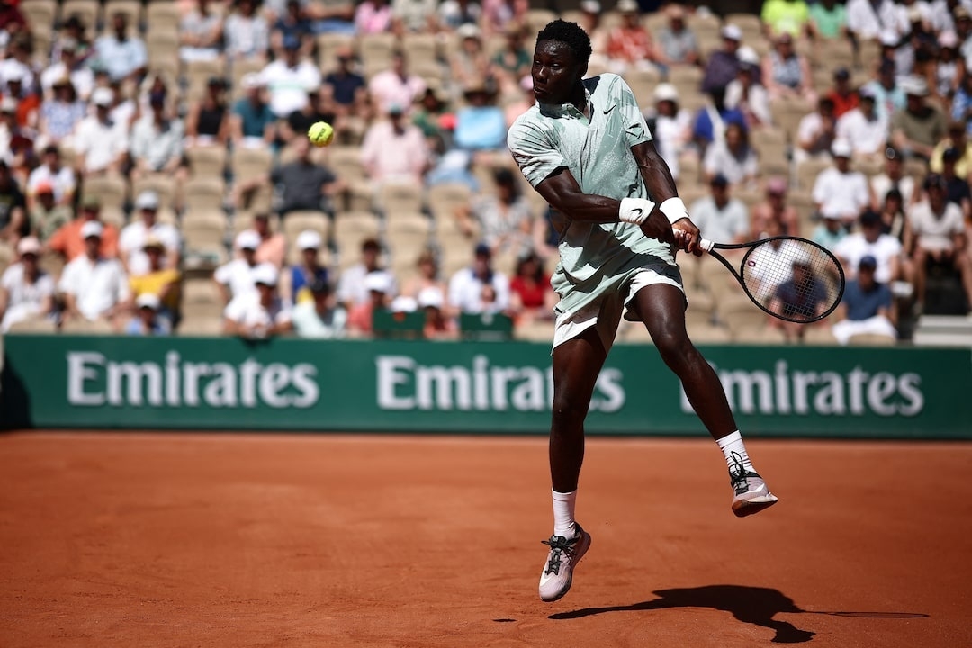 Tay vợt 17 tuổi Moise Kouame gây chấn động Roland Garros, hạ gục cựu vô địch Grand Slam - hình ảnh - sc88go.com Tay vợt 17 tuổi Moise Kouame gây chấn động Roland Garros, hạ gục cựu vô địch Grand Slam - hình ảnh - sc88go.com