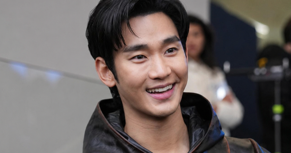 Tài tử Kim Soo Hyun lên tiếng giữa lùm xùm với chủ kênh YouTube Hoverlab - hình ảnh - sc88go.com Tài tử Kim Soo Hyun lên tiếng giữa lùm xùm với chủ kênh YouTube Hoverlab - hình ảnh - sc88go.com