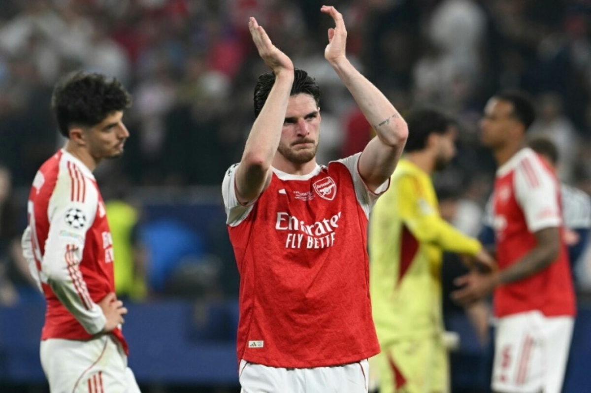 Game đổi thưởng uy tín: Declan Rice bảo vệ Gabriel và Eze sau thất bại ở chung kết Champions League - hình ảnh - sc88go.com