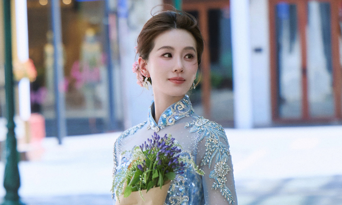 Lưu Thi Thi tỏa sáng dịu dàng giữa nắng Hà Nội, fan Việt rần rần khen ngợi - hình ảnh - sc88go.com
