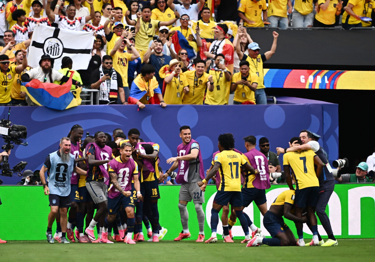 Ecuador quật ngã Đức, lách qua khe cửa hẹp vào vòng knock-out World Cup 2026 - hình ảnh - sc88go.com