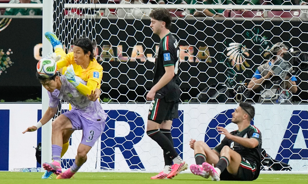 Mexico vượt qua vòng bảng World Cup 2026 nhờ sai lầm của thủ môn Hàn Quốc - hình ảnh - sc88go.com