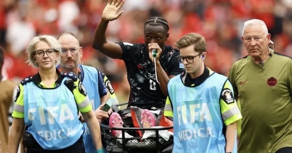 Cầu thủ Canada chia tay World Cup 2026 sau chấn thương gãy chân trong trận thắng Qatar - hình ảnh - sc88go.com Cầu thủ Canada chia tay World Cup 2026 sau chấn thương gãy chân trong trận thắng Qatar - hình ảnh - sc88go.com
