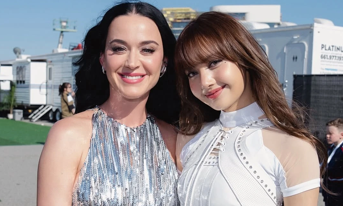 Katy Perry hội ngộ Lisa tại World Cup 2026: Khoảnh khắc sao quốc tế khuấy động fan Việt - hình ảnh - sc88go.com Katy Perry hội ngộ Lisa tại World Cup 2026: Khoảnh khắc sao quốc tế khuấy động fan Việt - hình ảnh - sc88go.com