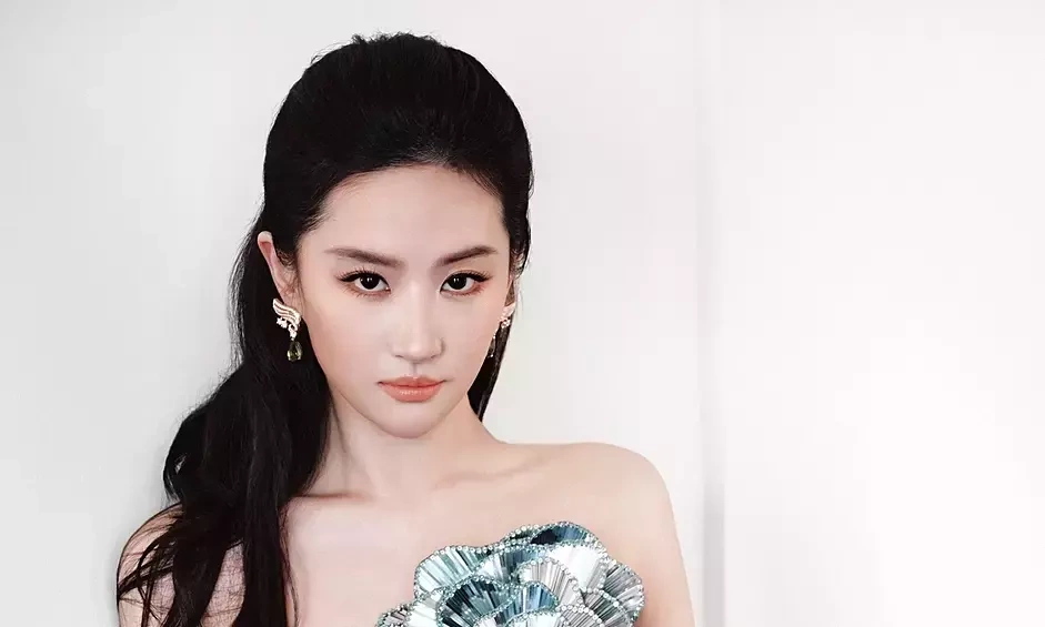 Thưởng tân thủ SC88: Lưu Diệc Phi tỏa sáng trong váy ‘bông hồng thủy tinh’ - hình ảnh - sc88go.com Thưởng tân thủ SC88: Lưu Diệc Phi tỏa sáng trong váy ‘bông hồng thủy tinh’ - hình ảnh - sc88go.com