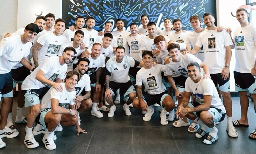 Đồng đội gây bất ngờ trong ngày sinh nhật Messi - hình ảnh - sc88go.com Đồng đội gây bất ngờ trong ngày sinh nhật Messi - hình ảnh - sc88go.com