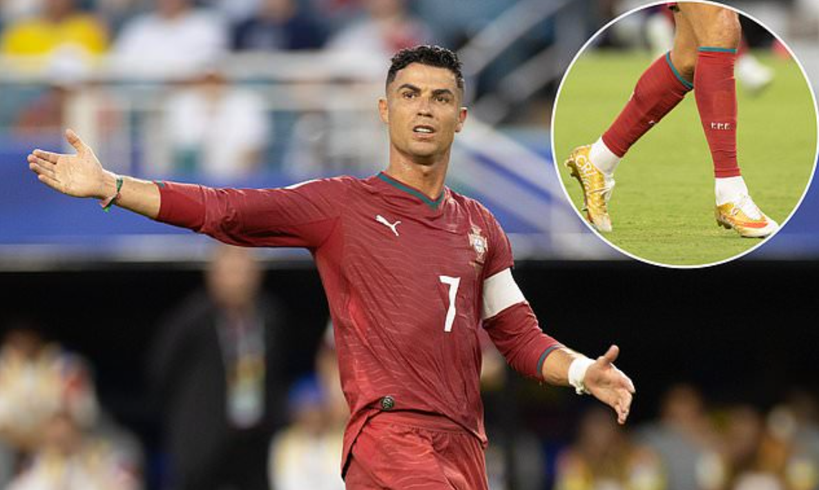 Ronaldo thay giày giữa trận: Cú twist bất ngờ từ huyền thoại 41 tuổi - hình ảnh - sc88go.com Ronaldo thay giày giữa trận: Cú twist bất ngờ từ huyền thoại 41 tuổi - hình ảnh - sc88go.com