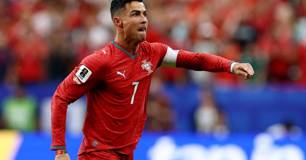 Nhà cái không chặn: Ronaldo lập cú đúp, Bồ Đào Nha đại thắng Uzbekistan 5-0 - hình ảnh - sc88go.com Nhà cái không chặn: Ronaldo lập cú đúp, Bồ Đào Nha đại thắng Uzbekistan 5-0 - hình ảnh - sc88go.com