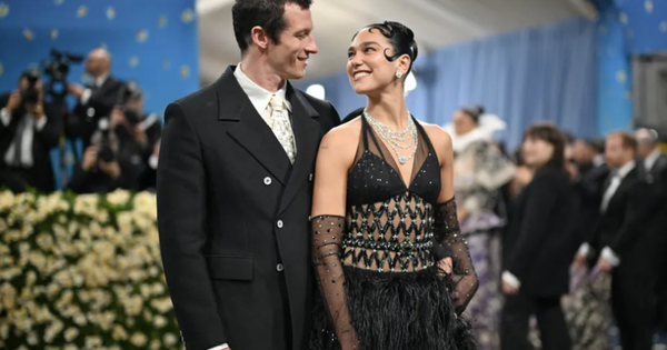 Dua Lipa tổ chức đám cưới bí mật với tài tử sắp thủ vai James Bond - hình ảnh - sc88go.com Dua Lipa tổ chức đám cưới bí mật với tài tử sắp thủ vai James Bond - hình ảnh - sc88go.com